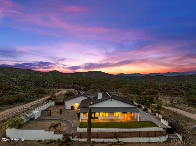 3860 Pura Vida Trail, Wickenburg, AZ 85390