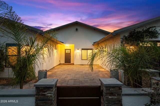 3860 Pura Vida Trail, Wickenburg, AZ 85390