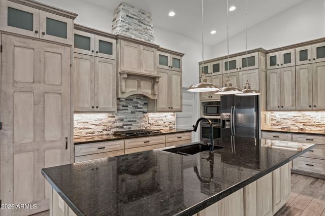 3860 Pura Vida Trail, Wickenburg, AZ 85390