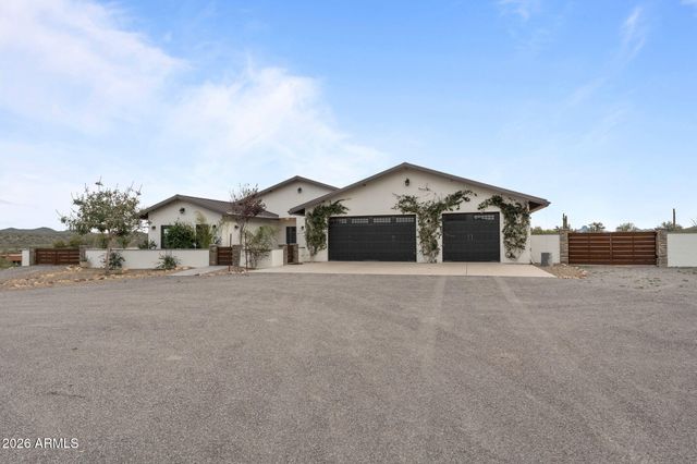 3860 Pura Vida Trail, Wickenburg, AZ 85390