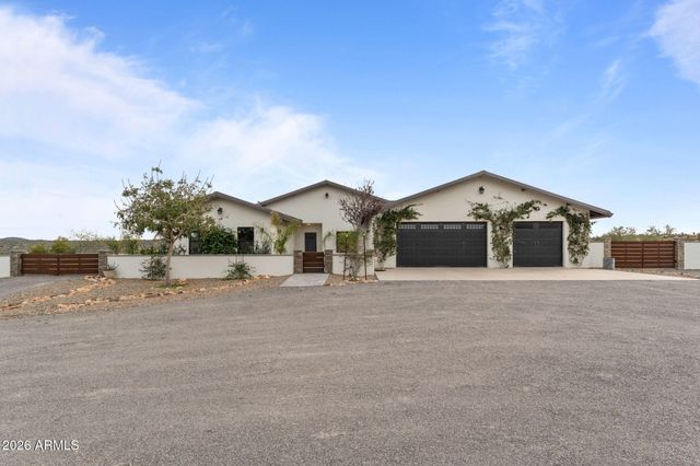 3860 Pura Vida Trail, Wickenburg, AZ 85390