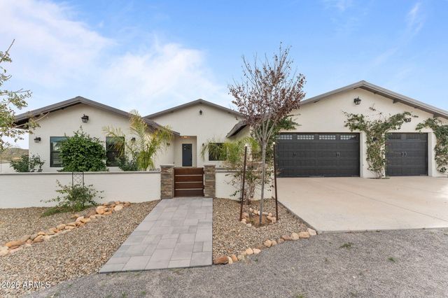 3860 Pura Vida Trail, Wickenburg, AZ 85390