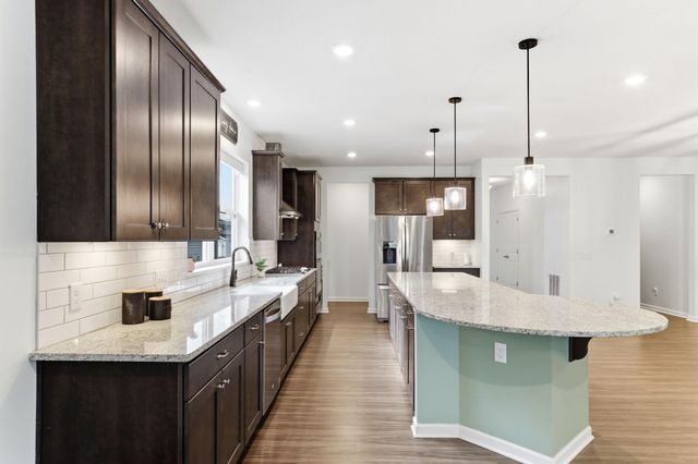 4648 Benjamin Place, Woodbury, MN 55129