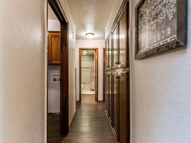 808 Lakeside Circle, Edmond, OK 73012