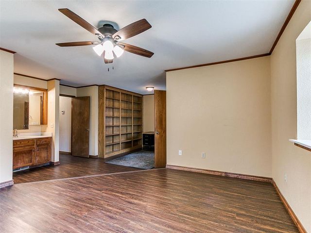 808 Lakeside Circle, Edmond, OK 73012