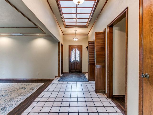 808 Lakeside Circle, Edmond, OK 73012