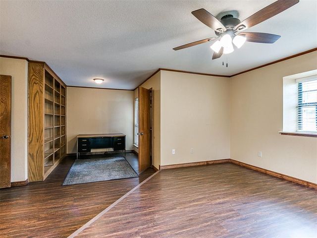 808 Lakeside Circle, Edmond, OK 73012