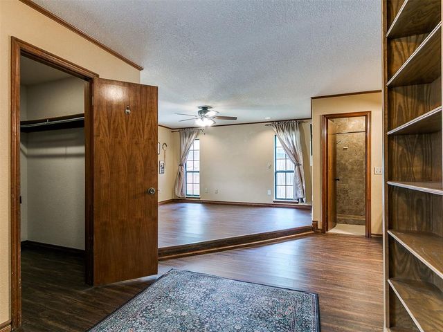 808 Lakeside Circle, Edmond, OK 73012
