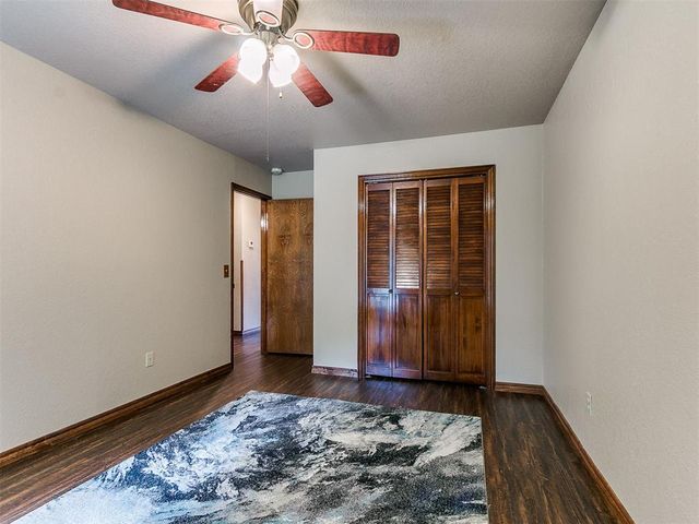 808 Lakeside Circle, Edmond, OK 73012