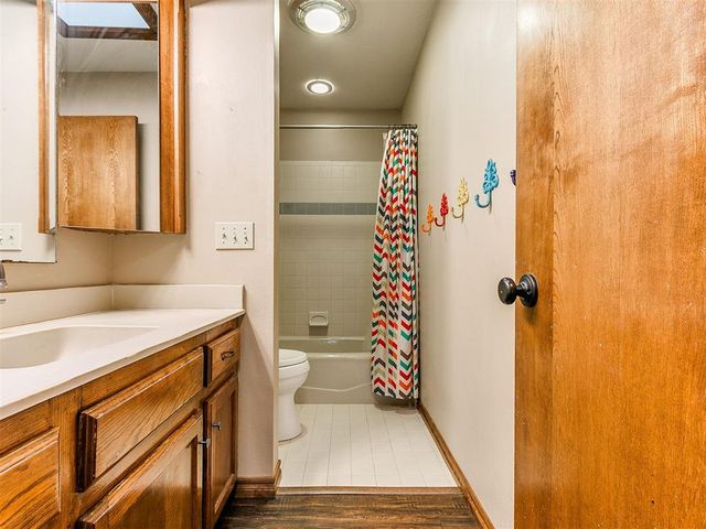 808 Lakeside Circle, Edmond, OK 73012