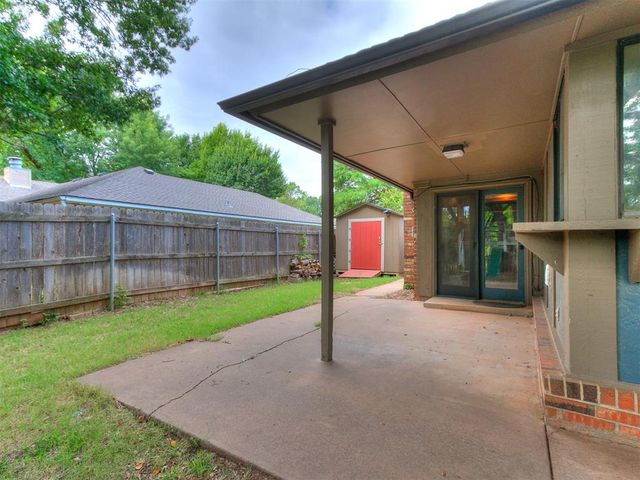 808 Lakeside Circle, Edmond, OK 73012