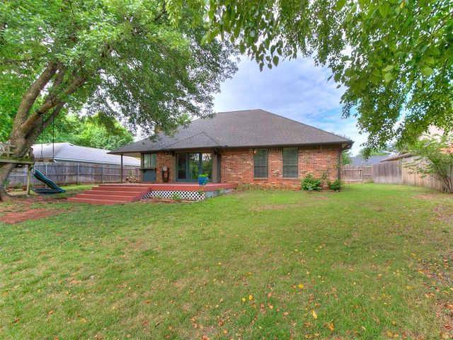 808 Lakeside Circle, Edmond, OK 73012