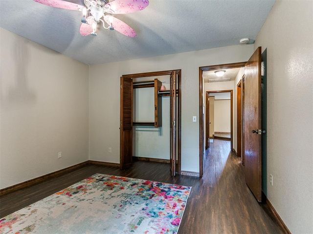 808 Lakeside Circle, Edmond, OK 73012