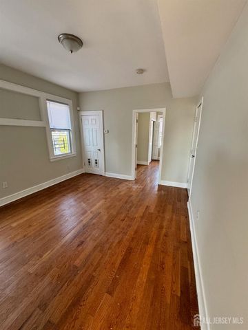 123 University Place, Irvington, NJ 07111