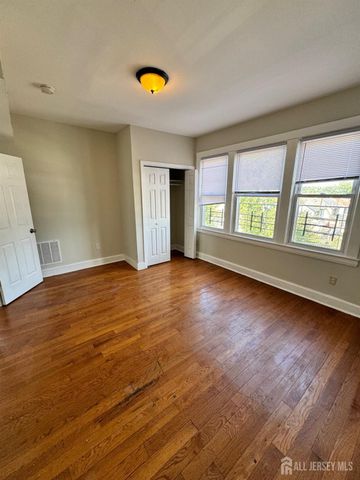 123 University Place, Irvington, NJ 07111