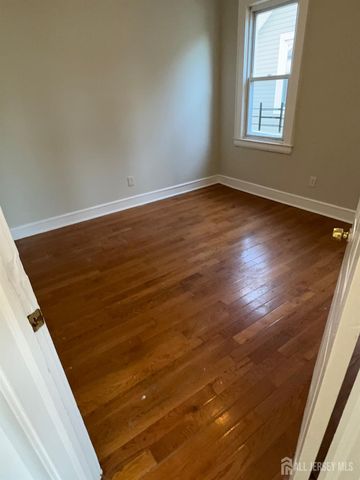 123 University Place, Irvington, NJ 07111