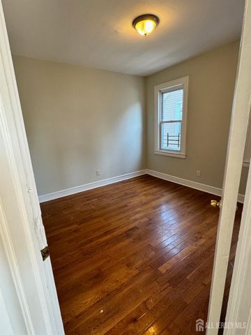 123 University Place, Irvington, NJ 07111