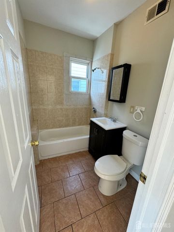 123 University Place, Irvington, NJ 07111