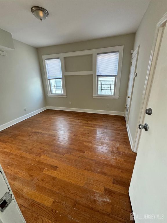 123 University Place, Irvington, NJ 07111