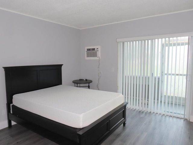 101 Hastings G, West Palm Beach, FL 33417