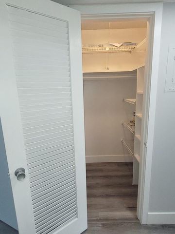 101 Hastings G, West Palm Beach, FL 33417