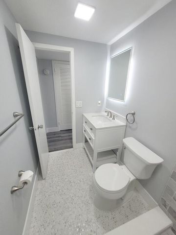 101 Hastings G, West Palm Beach, FL 33417