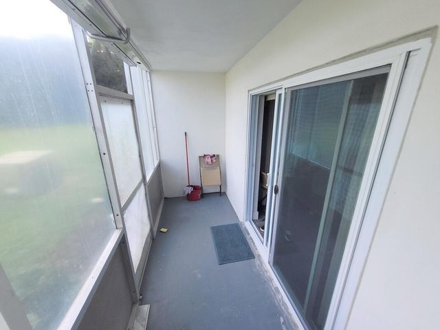 101 Hastings G, West Palm Beach, FL 33417