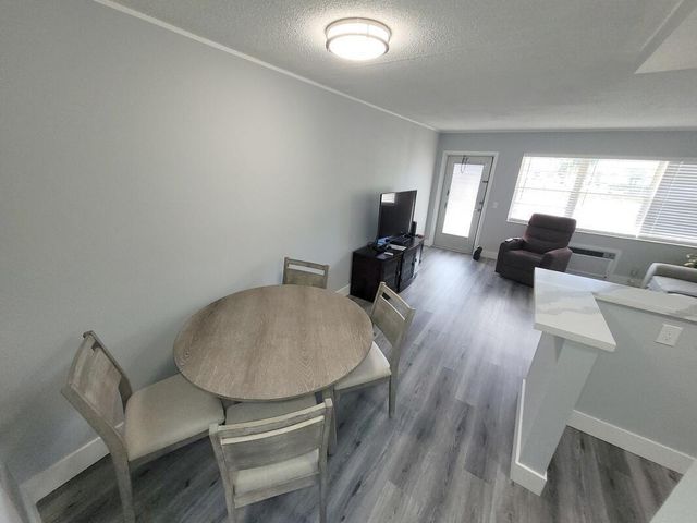 101 Hastings G, West Palm Beach, FL 33417