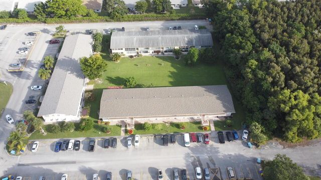 101 Hastings G, West Palm Beach, FL 33417