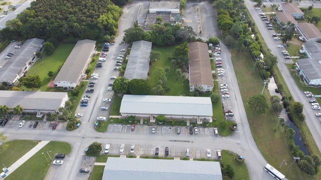 101 Hastings G, West Palm Beach, FL 33417