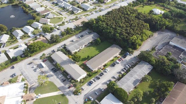 101 Hastings G, West Palm Beach, FL 33417
