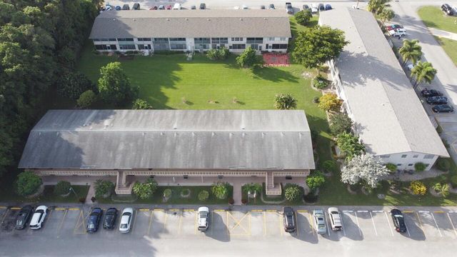101 Hastings G, West Palm Beach, FL 33417