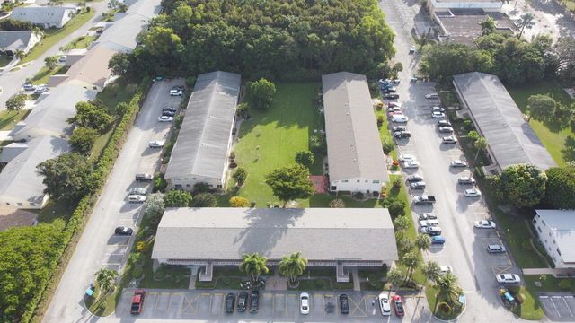 101 Hastings G, West Palm Beach, FL 33417
