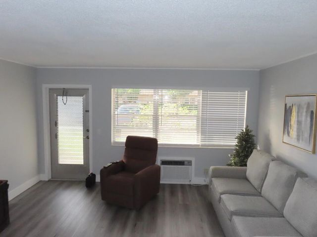 101 Hastings G, West Palm Beach, FL 33417