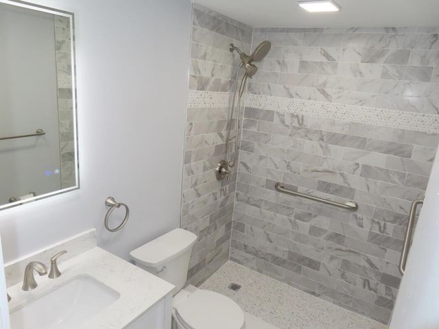 101 Hastings G, West Palm Beach, FL 33417