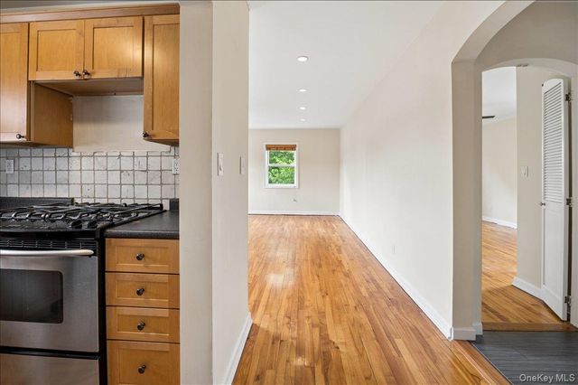 330 S Broadway A11, Tarrytown, NY 10591