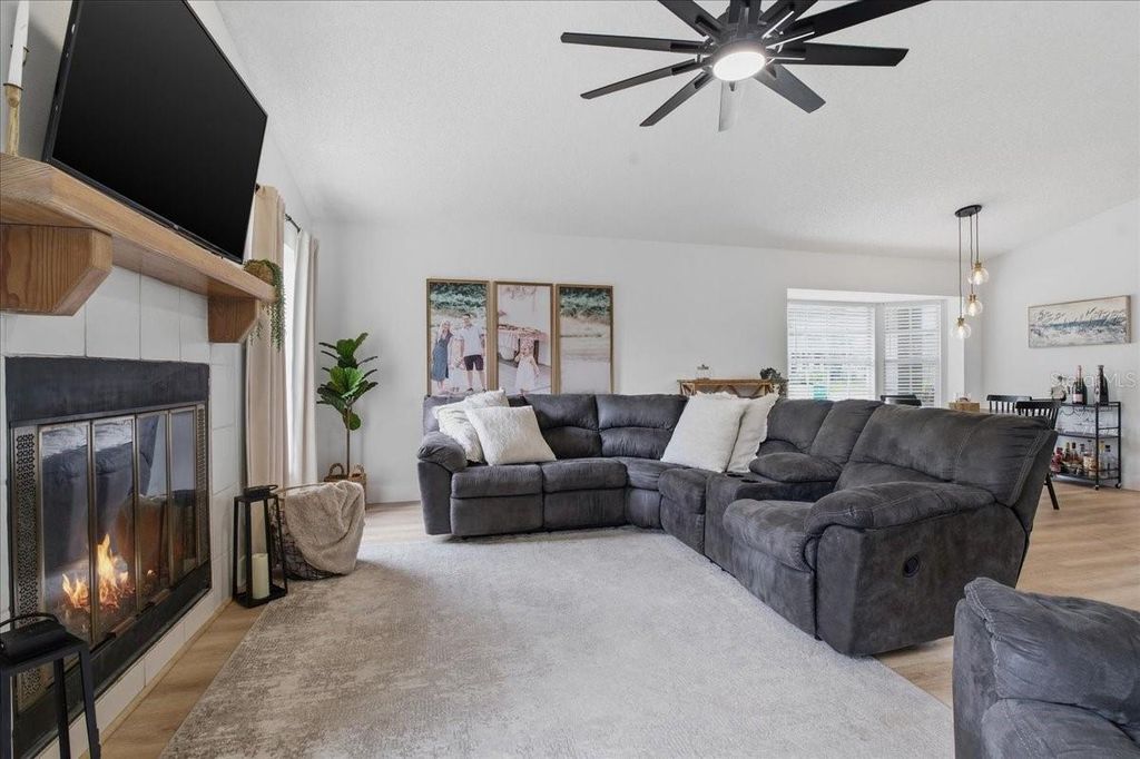 Image 13 of property listing at 220 19TH STREET, Palm Harbor, FL 34683