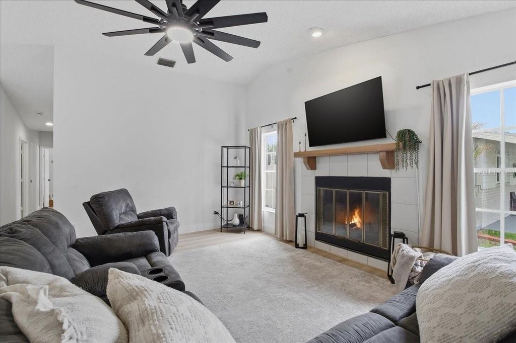 Image 15 of property listing at 220 19TH STREET, Palm Harbor, FL 34683