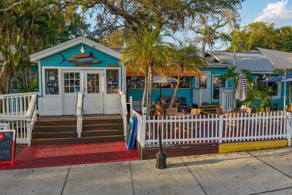 Image 50 of property listing at 220 19TH STREET, Palm Harbor, FL 34683