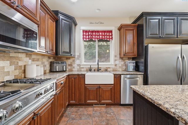 369 Temple Meadow Lane, Richland, WA 99352