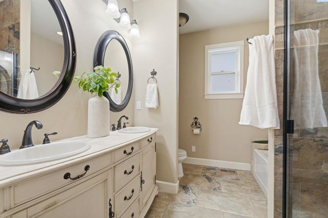 369 Temple Meadow Lane, Richland, WA 99352