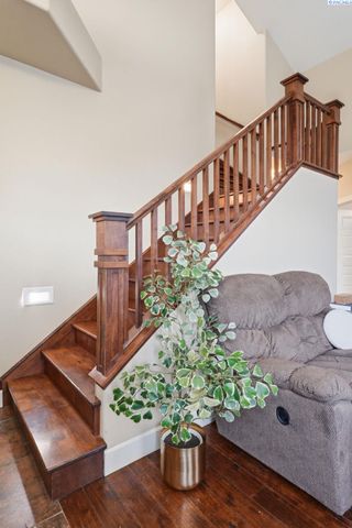 369 Temple Meadow Lane, Richland, WA 99352