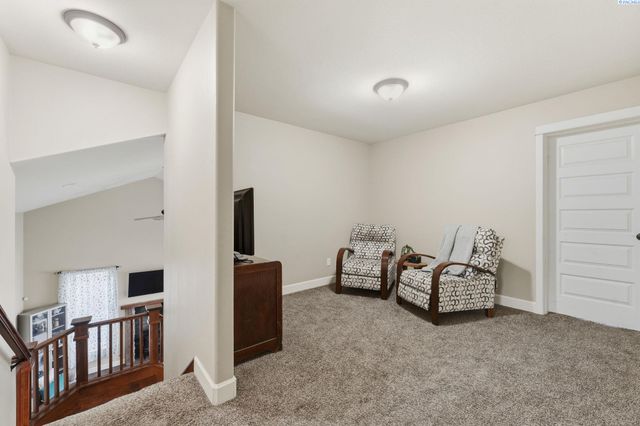 369 Temple Meadow Lane, Richland, WA 99352