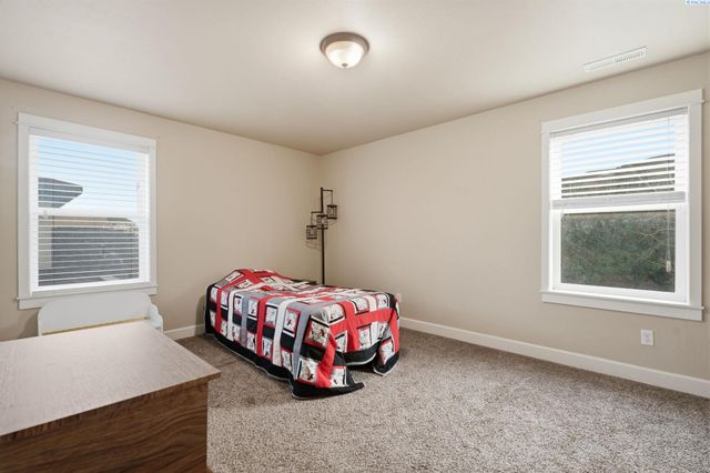 369 Temple Meadow Lane, Richland, WA 99352