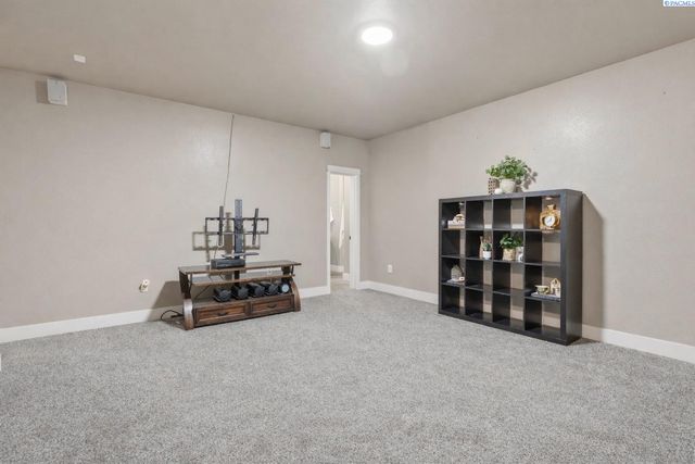 369 Temple Meadow Lane, Richland, WA 99352