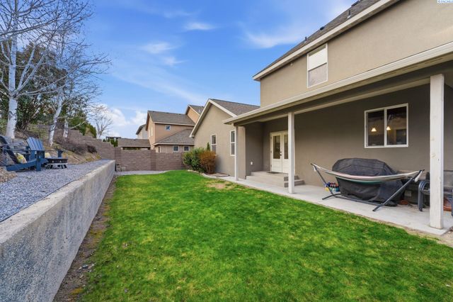 369 Temple Meadow Lane, Richland, WA 99352