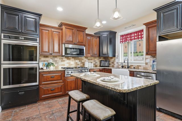 369 Temple Meadow Lane, Richland, WA 99352