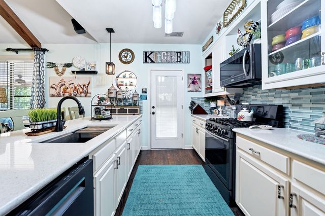 2197 Meadow Way, Terrell, TX 75160