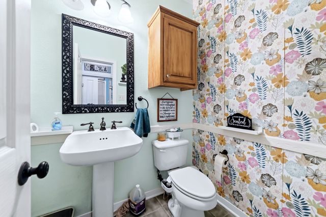 2197 Meadow Way, Terrell, TX 75160