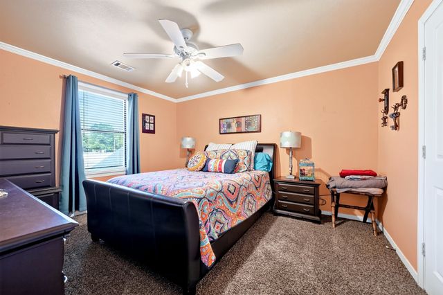2197 Meadow Way, Terrell, TX 75160